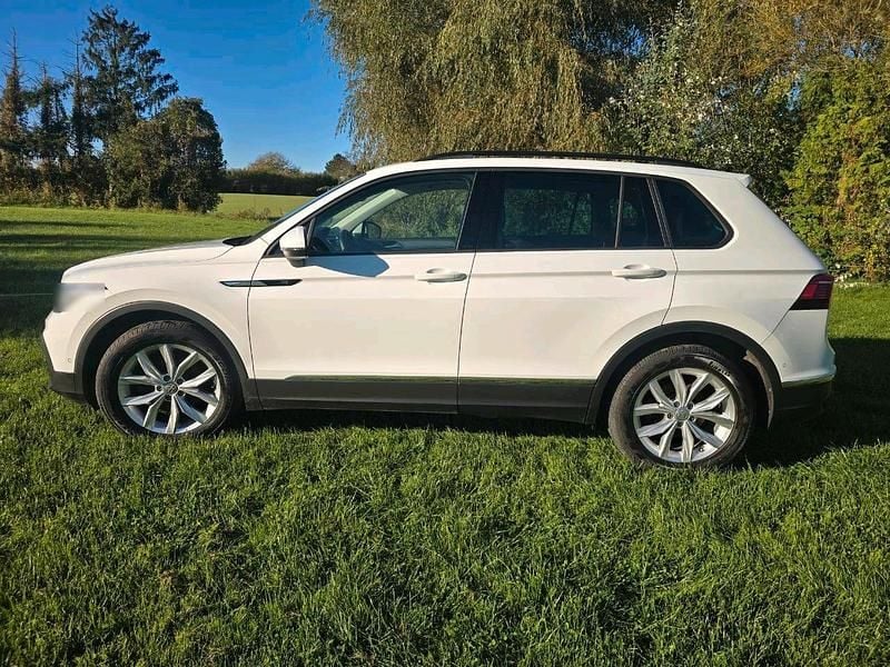 Gebraucht VW Tiguan 150 PS (110 kW) 2022 Weiß SUV