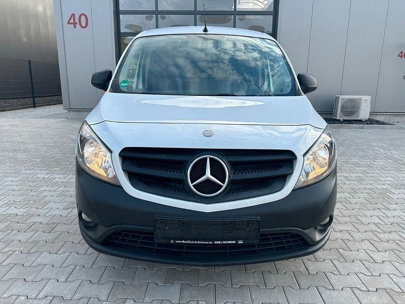 Weiß Gebraucht 2017 Mercedes Citan 109 Kombi | 6.999 € - Bild 1/4