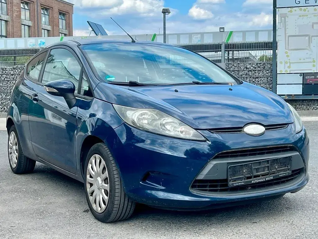Gebraucht Ford Fiesta Trend 82 PS (60 kW) 2010 Blau Limousine