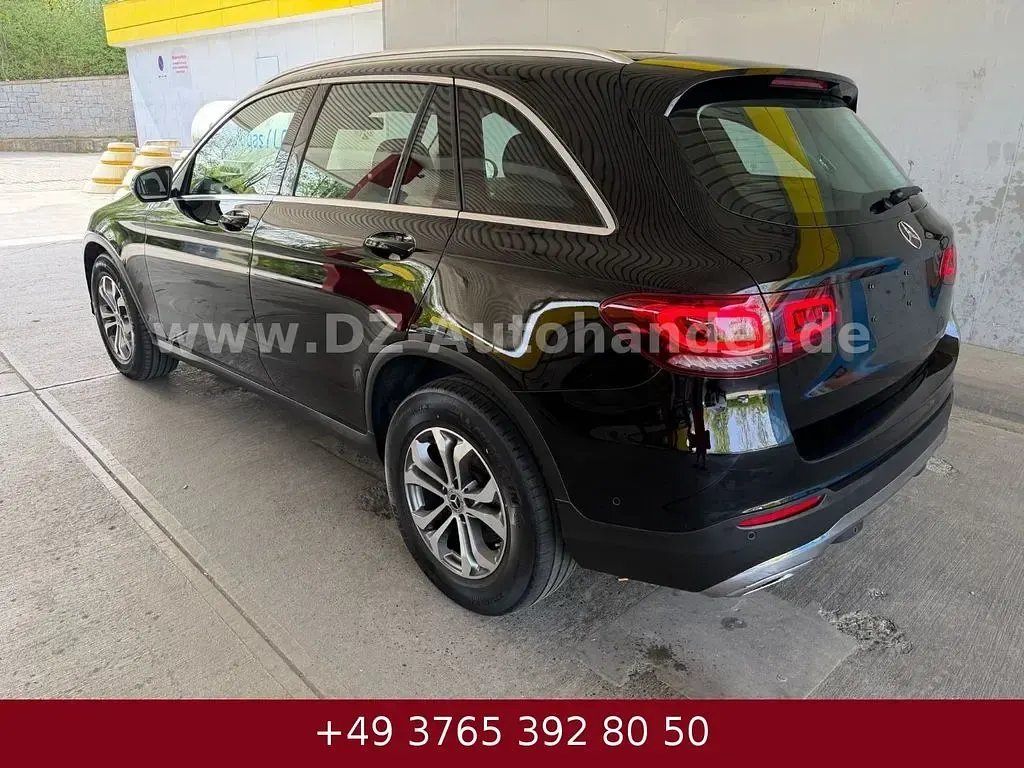 Gebraucht Mercedes GLC220 194 PS (142 kW) 2022 Schwarz SUV
