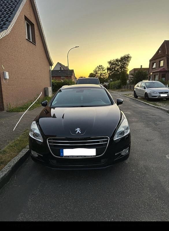 Schwarz Gebraucht 2011 Peugeot 508 Kombi | 3.800 € (Fairer Preis) - Bild 1/4