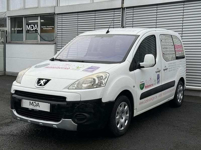 Gebraucht Peugeot Partner Tendance 92 PS (67 kW) 2011 Weiß Van / Kleinbus