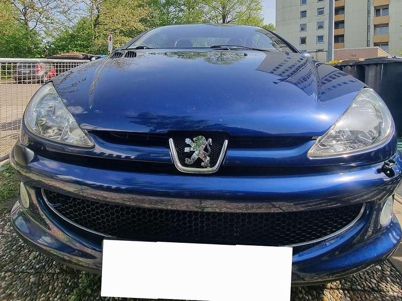 Blau Gebraucht 2006 Peugeot 206 CC Quiksilver Cabrio | 3.200 € (Teuer) - Bild 1/2