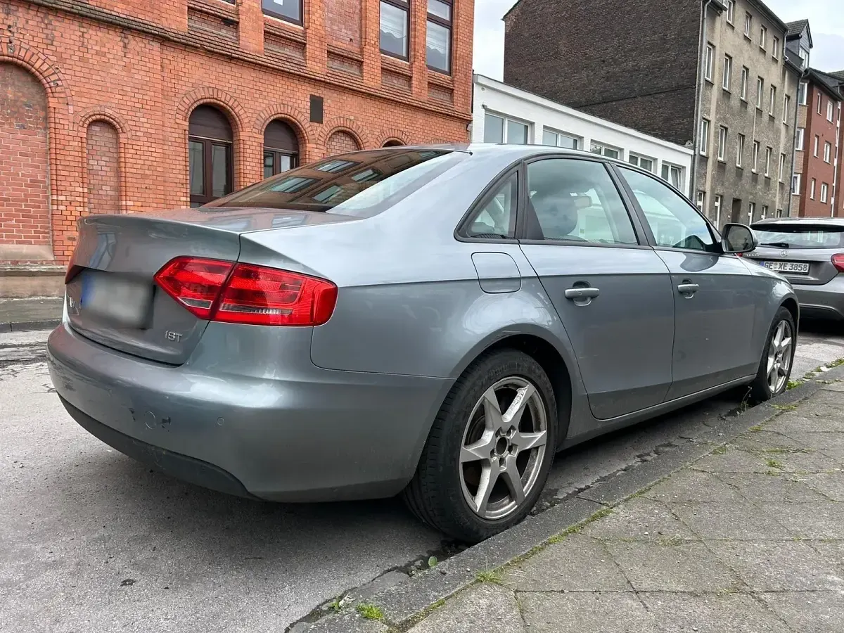 Gebraucht Audi A4 160 PS (117 kW) 2008 Grau Limousine