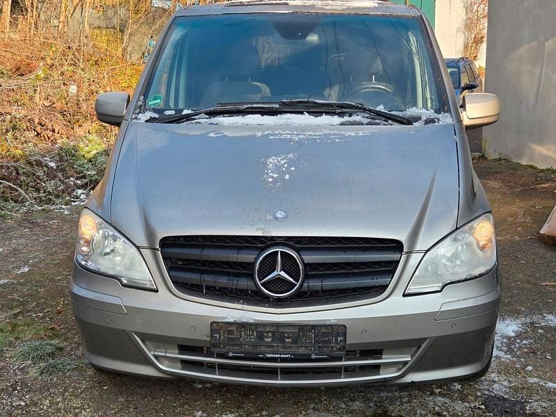 Gebraucht Mercedes Vito 224 PS (164 kW) 2011 Grau Van
