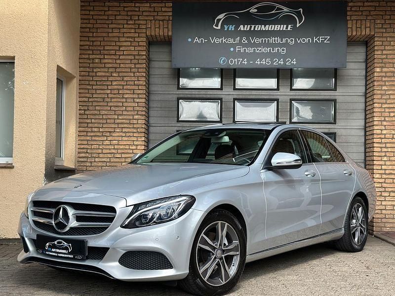 Silber Gebraucht 2016 Mercedes C180 Avantgarde Limousine | 19.880 € (Fairer Preis) - Bild 1/4