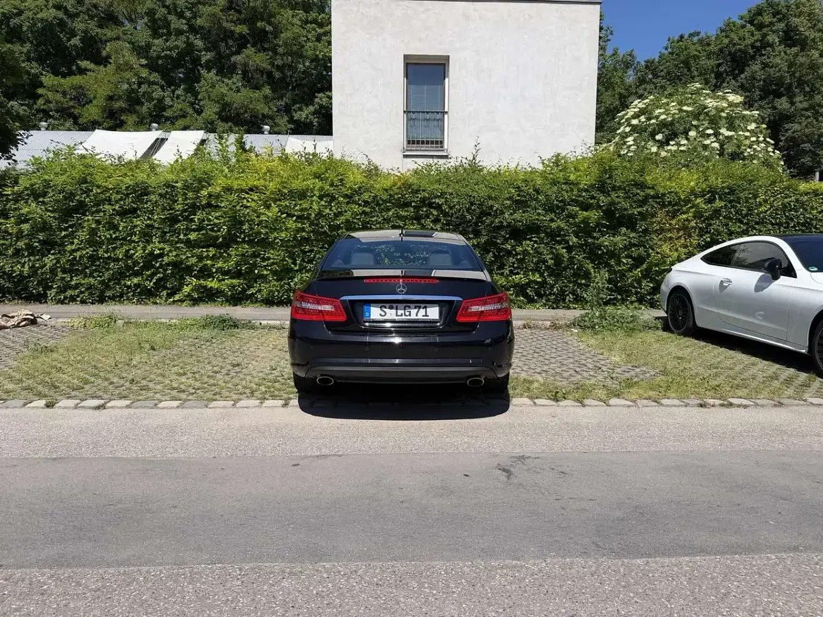 Gebraucht Mercedes E350 292 PS (214 kW) 2010 Schwarz Coupé