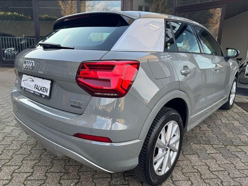 Gebraucht Audi Q2 S-Line 190 PS (139 kW) 2018 Grau SUV