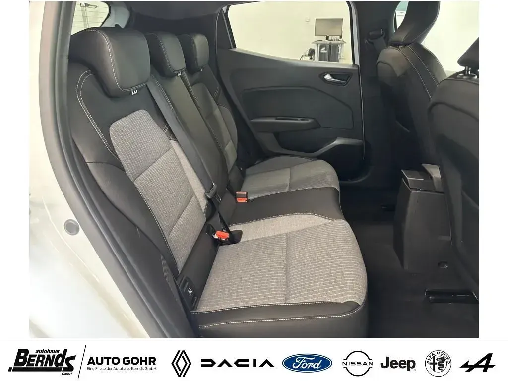 Gebraucht Renault Clio V Techno 143 PS (105 kW) 2025 Blanc glacier Limousine