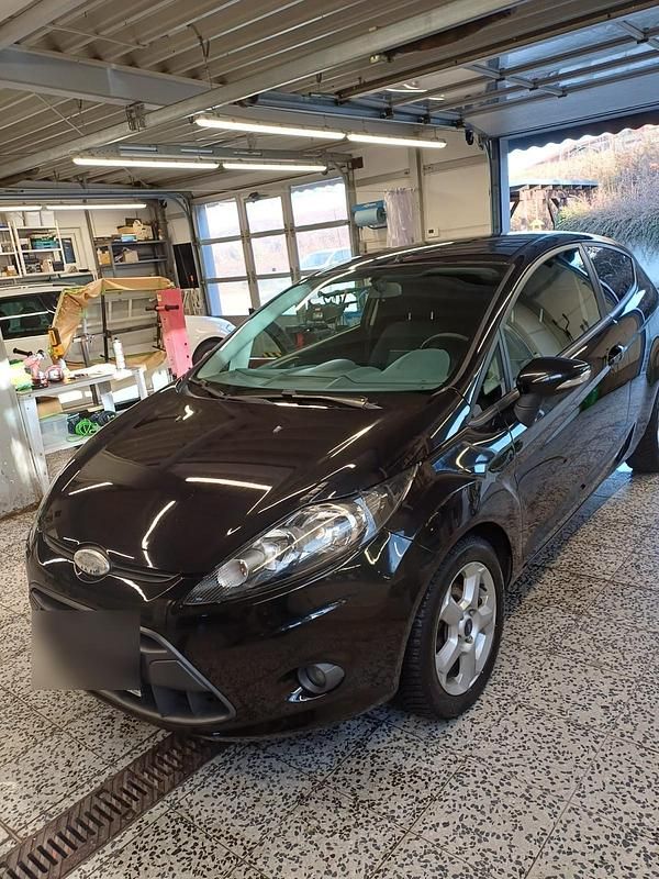 Gebraucht Ford Fiesta 97 PS (71 kW) 2010 Schwarz Kleinwagen