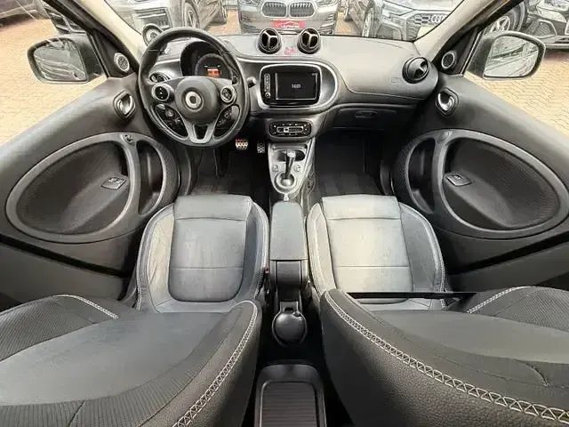 Używany Smart ForFour Brabus 90 KM (66 kW) 2019 Szary Hatchback