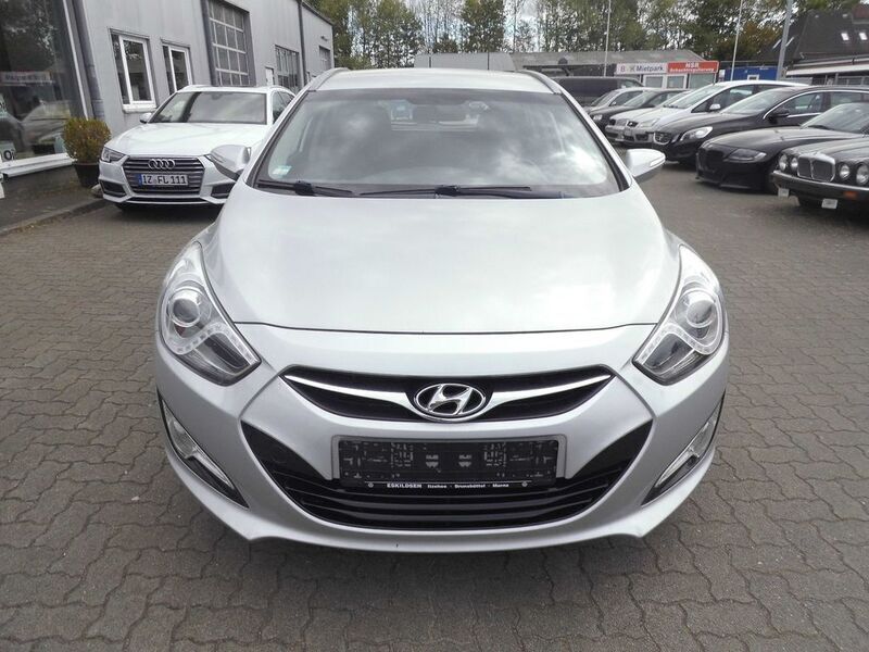 Silber Gebraucht 2012 Hyundai i40 Comfort Kombi | 8.590 € (Fairer Preis) - Bild 1/4