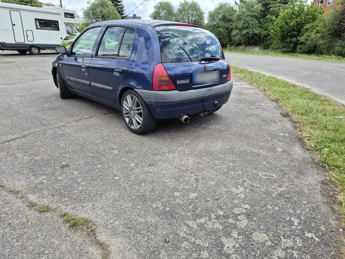 Gebraucht Renault Clio 75 PS (55 kW) 1999 Blau Kleinwagen