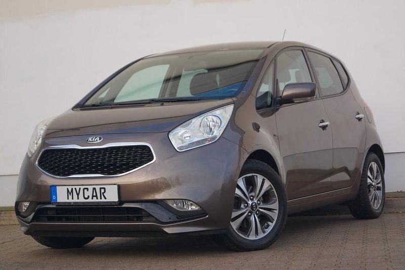 Braun Gebraucht 2017 Kia Venga DREAM-TEAM Edition Kleinwagen | 11.999 € (Fairer Preis) - Bild 1/4