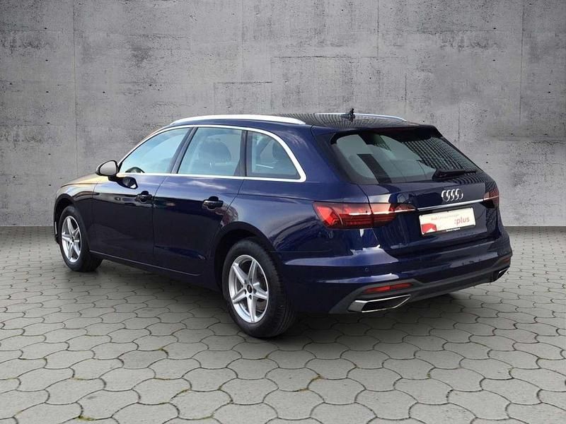 Gebraucht Audi A4 Basis 163 PS (119 kW) 2024 Navarrablau metallic Kombi
