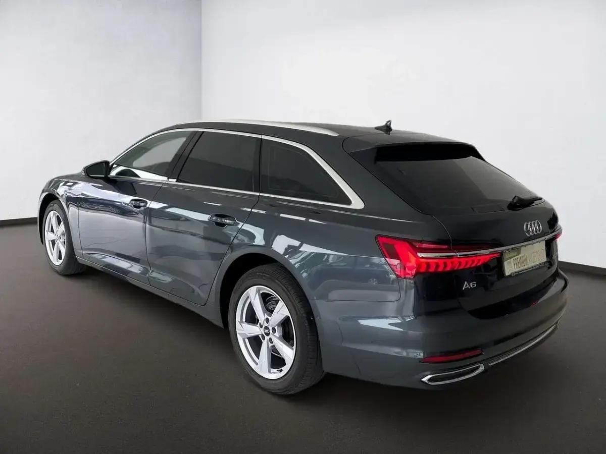 Gebraucht Audi A6 Sport 204 PS (150 kW) 2022 Grau manhattangrau Kombi