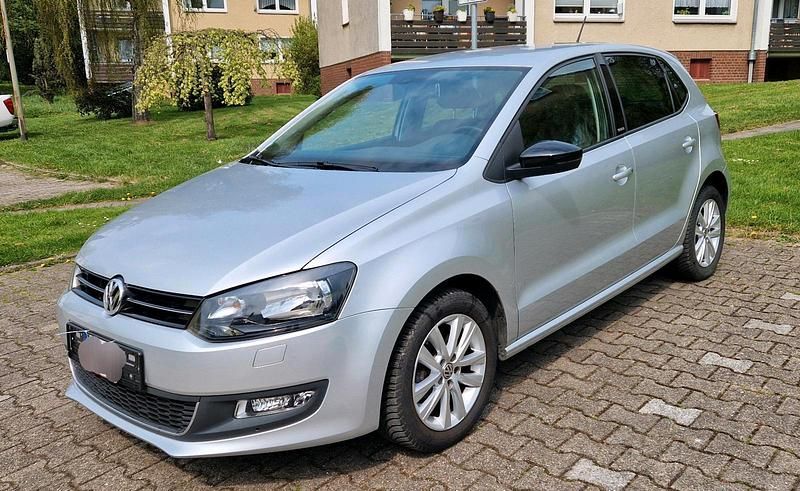 Gebraucht VW Polo Style 60 PS (44 kW) 2011 Silber Kleinwagen