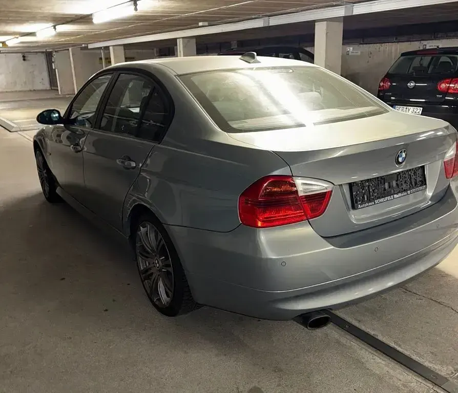 Gebraucht BMW 320 150 PS (110 kW) 2005 Grau Limousine