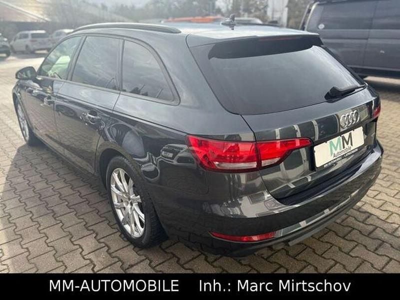 Gebraucht Audi A4 Ambiente 110 PS (80 kW) 2016 Schwarz Kombi