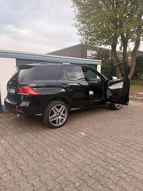 Gebraucht Mercedes GLE500 AMG 455 PS (334 kW) 2017 Schwarz SUV