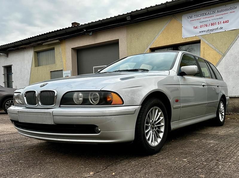 Gebraucht BMW 525 164 PS (120 kW) 2002 Silber Kombi
