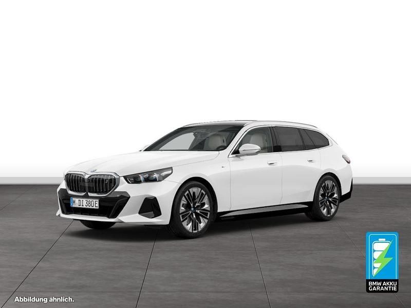 Weiß Gebraucht 2025 BMW i5 M Sport Kombi | 66.290 € (Fairer Preis) - Bild 1/4
