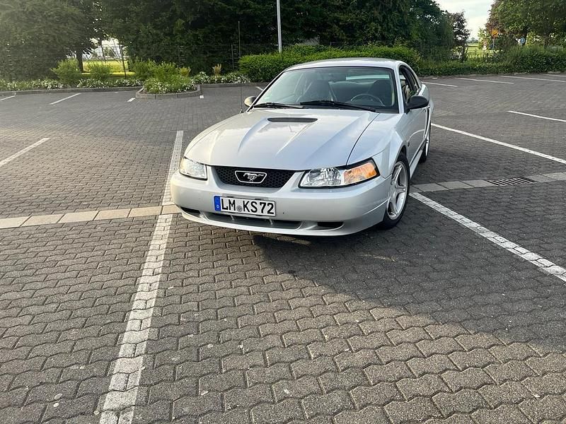 Silber Gebraucht 2000 Ford Mustang GT Coupé | 5.999 € - Bild 1/4