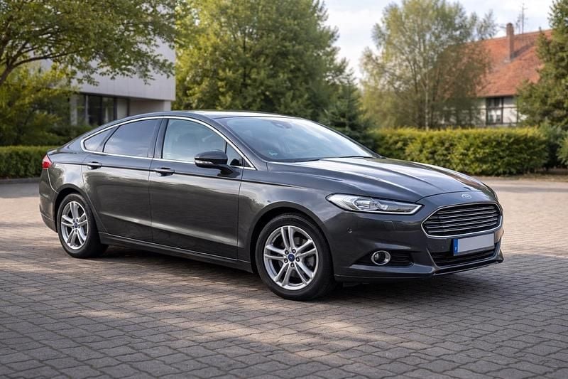 Grau Gebraucht 2015 Ford Mondeo Limousine | 9.500 € (Superpreis) - Bild 1/4