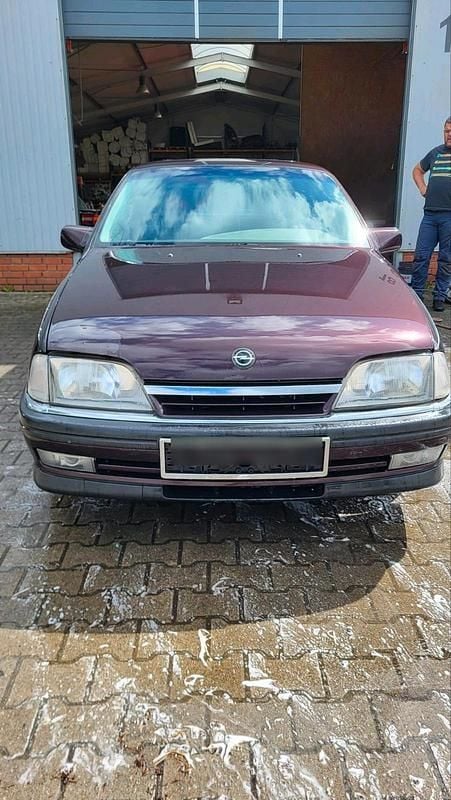 Violet Gebraucht 1992 Opel Omega Limousine | 5.500 € - Bild 1/4