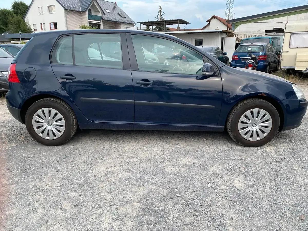 Gebraucht VW Golf V 101 PS (74 kW) 2005 Blau Kleinwagen