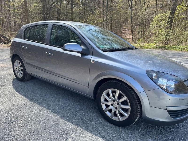Brugt Opel Astra 101 HK (74 kW) 2004 Grå Sedan