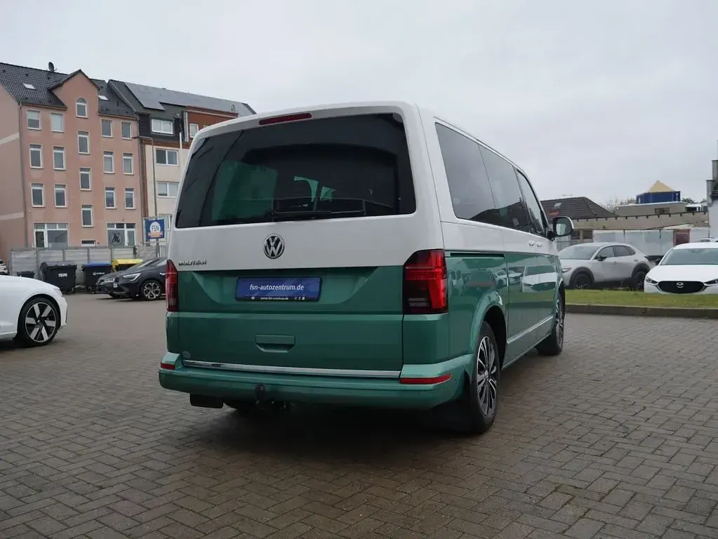 Gebraucht VW Multivan Generation Six 204 PS (150 kW) 2021 Grün Van / Kleinbus