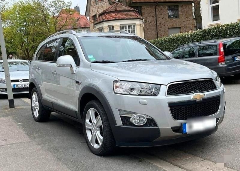 Silber Gebraucht 2012 Chevrolet Captiva LT SUV | 12.000 € (Teuer) - Bild 1/4