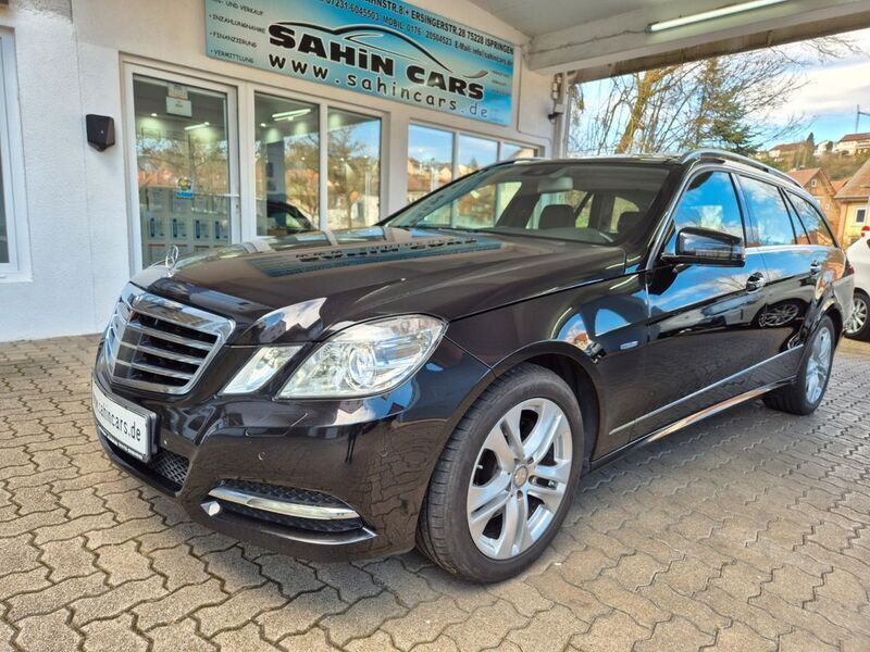 Schwarz Gebraucht 2012 Mercedes E250 Kombi | 13.950 € (Etwas zu teuer) - Bild 1/4