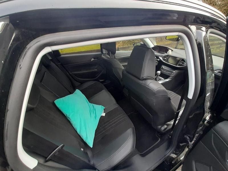 Gebraucht Peugeot 308 SW Allure 131 PS (96 kW) 2014 Schwarz Kombi