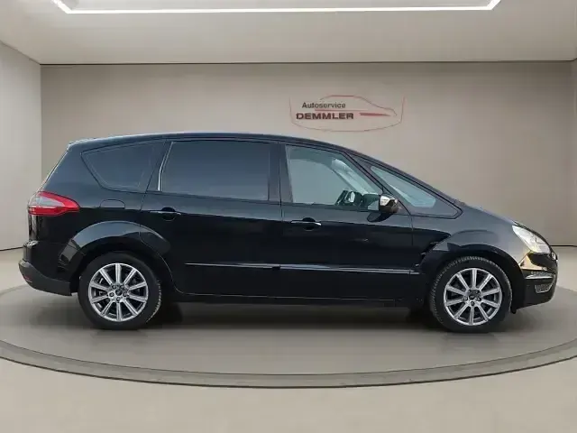Second-hand Ford S-MAX Trend 140 CP (102 kW) 2013 Negru Monovolum