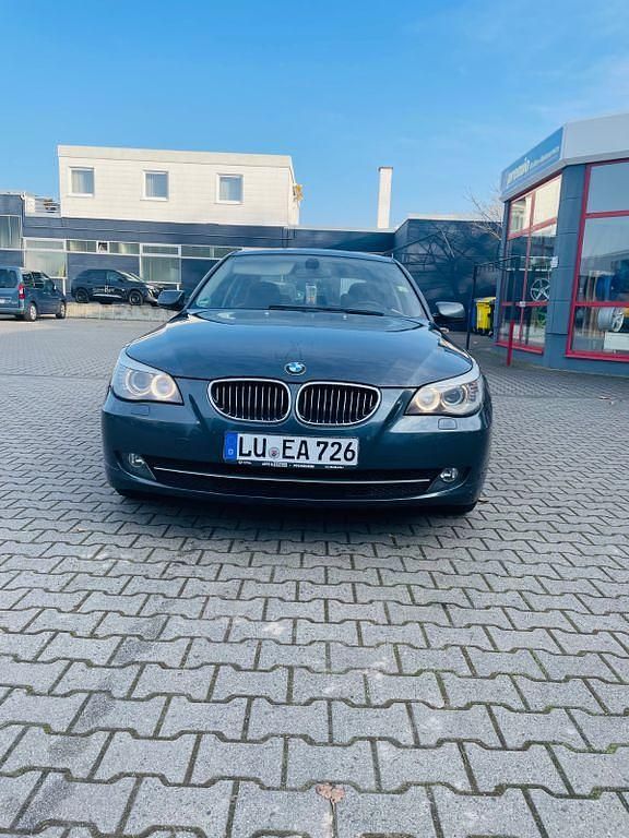 Grau Gebraucht 2008 BMW 530 Exclusive Limousine | 7.500 € (Fairer Preis) - Bild 1/4