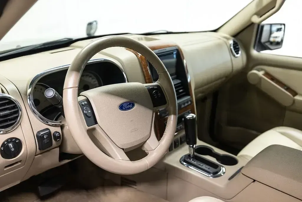 Używany Ford Explorer 296 KM (217 kW) 2008 Niebieski SUV