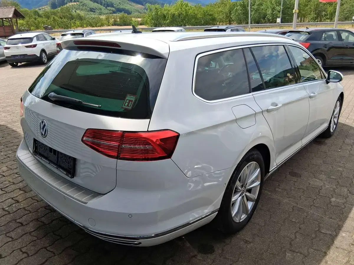 Gebraucht VW Passat Highline 239 PS (175 kW) 2015 Pure white Kombi