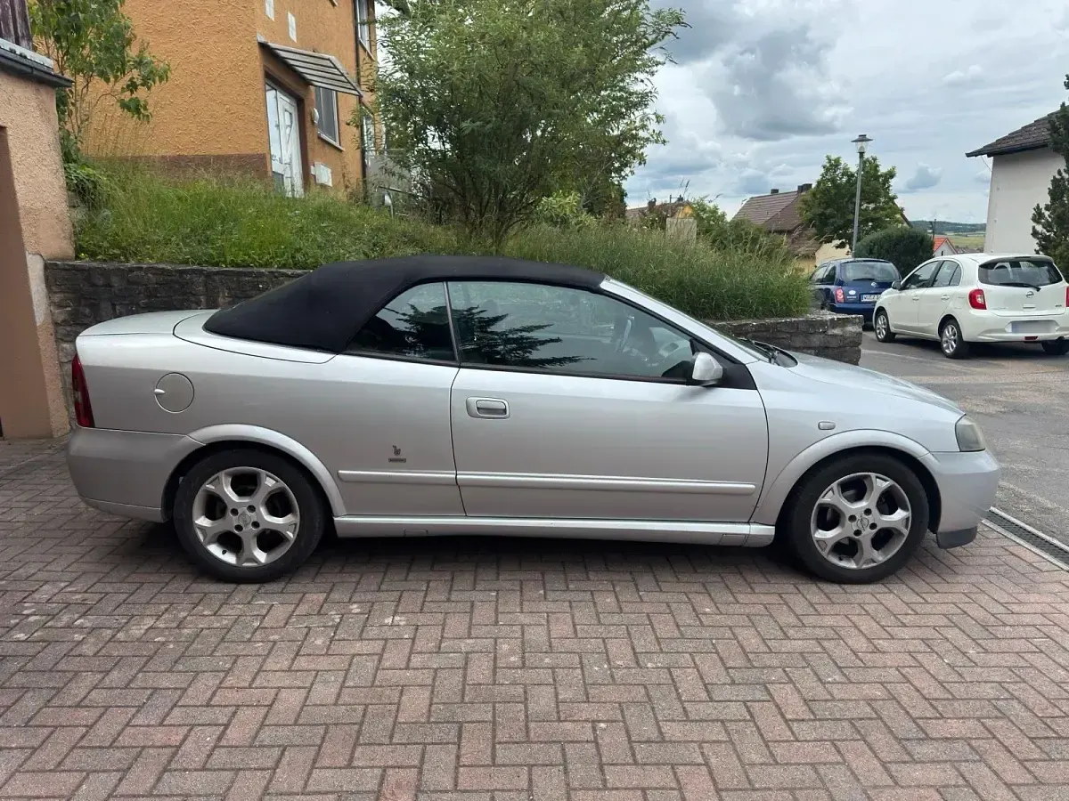 Gebraucht Opel Astra 103 PS (75 kW) 2005 Grau Cabrio