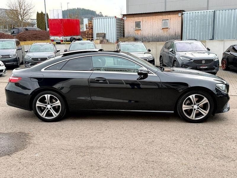 Gebraucht Mercedes E220 194 PS (142 kW) 2017 Schwarz Coupé