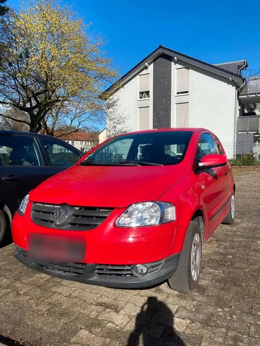 Używany VW Fox 55 KM (40 kW) 2008 Czerwony Hatchback