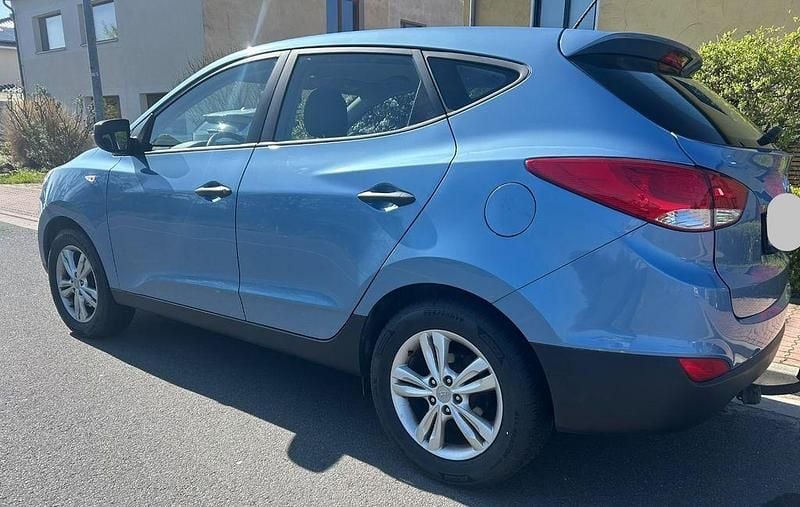 Second-hand Hyundai Tucson 135 CP (99 kW) 2012 Albastru SUV