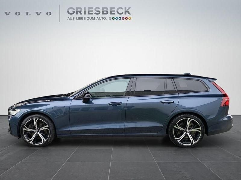 Gebraucht Volvo V60 Plus 398 PS (292 kW) 2022 Denim blue / metallic Kombi