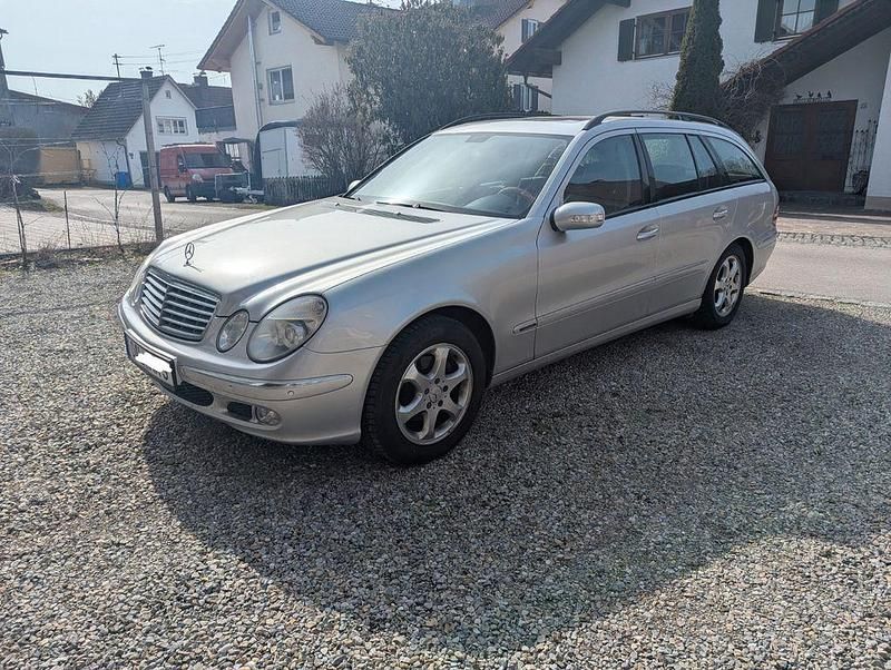 Gebraucht Mercedes E200 Elegance 163 PS (119 kW) 2003 Silber Kombi