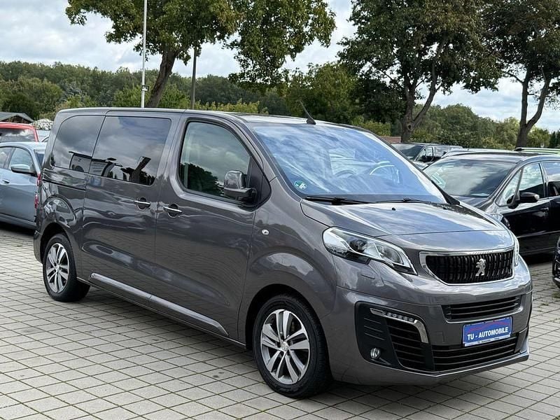 Grau Gebraucht 2019 Peugeot Traveller Allure Van / Kleinbus | 32.990 € (Guter Preis) - Bild 1/4