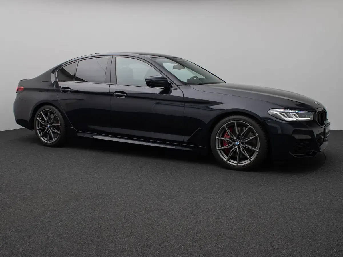 Gebraucht BMW M550 Performance 530 PS (389 kW) 2023 M carbonschwarz metallic4schwarz Limousine