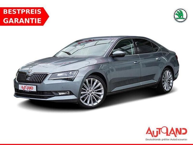 Grau Gebraucht 2018 Skoda Superb Style Limousine | 19.990 € (Fairer Preis) - Bild 1/4