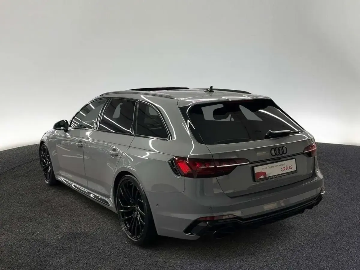 Gebraucht Audi RS4 Ambiente 450 PS (330 kW) 2023 Nardograu Kombi