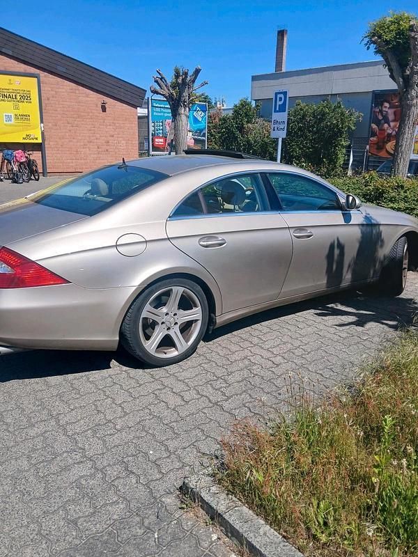 Beige Gebraucht 2004 Mercedes CLS350 Limousine | 6.000 € - Bild 1/3